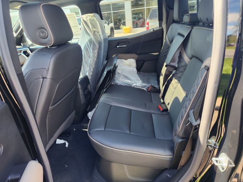 New 2025 GMC Canyon Denali S1159096