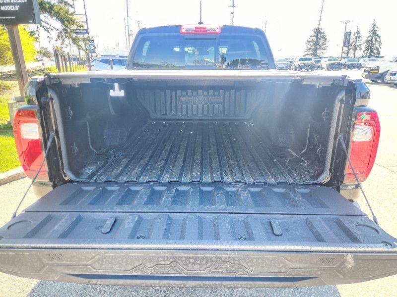 New 2025 GMC Canyon Denali S1159096