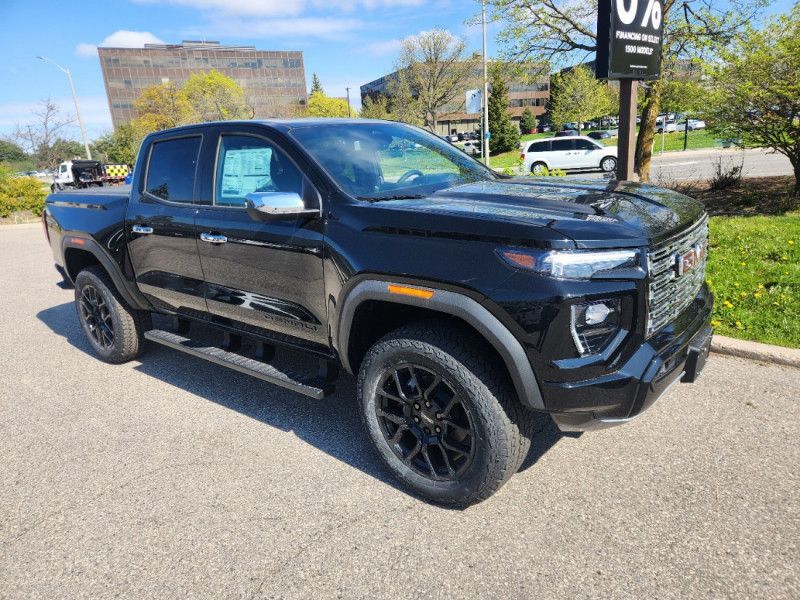 New 2025 GMC Canyon Denali S1159096