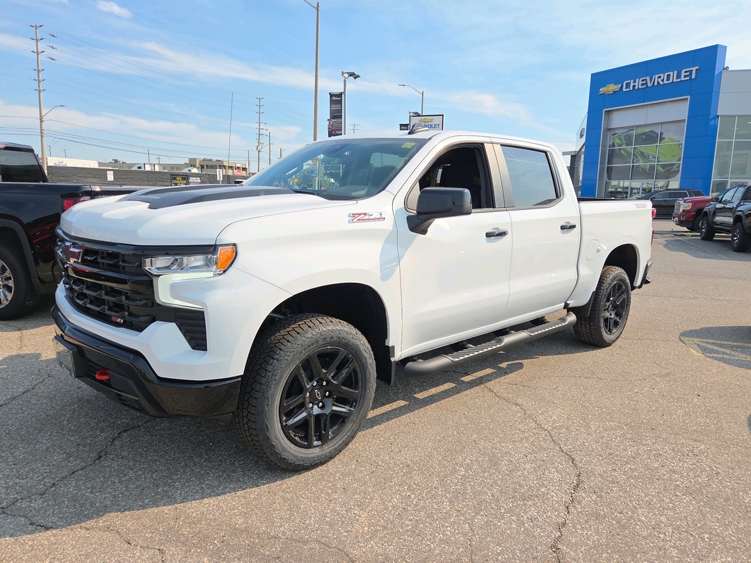 2026 Chevrolet Silverado 1500 LT Trail Boss Crew Cab 4WD
