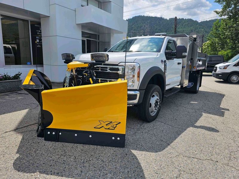 2025 Ford Chassis Cab