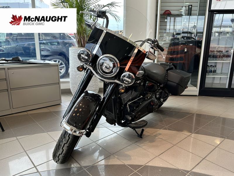 2021 HARLEY DAVIDSON FLHCS