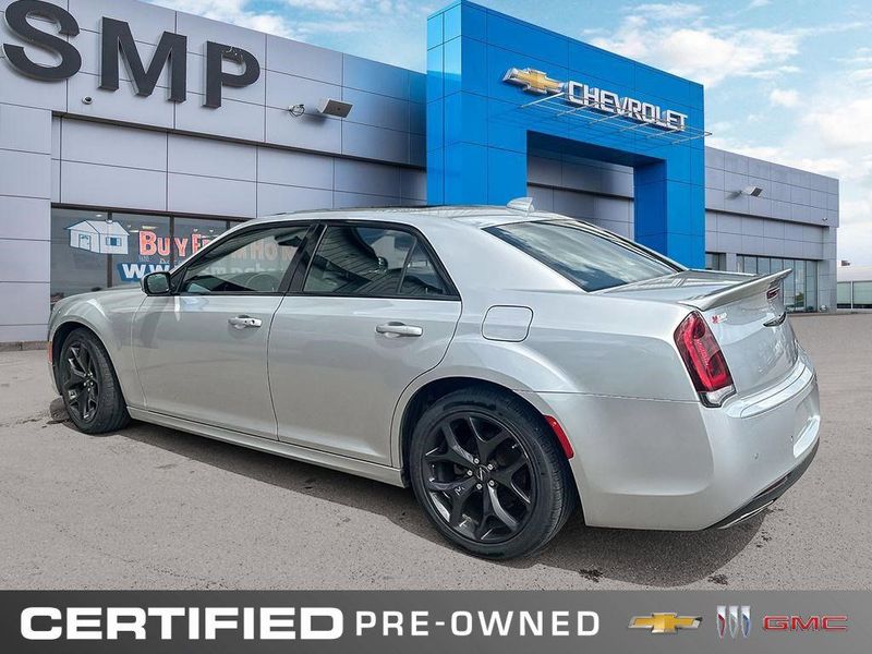 2022 Chrysler 300