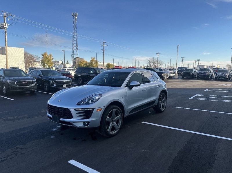2016 Porsche Macan
