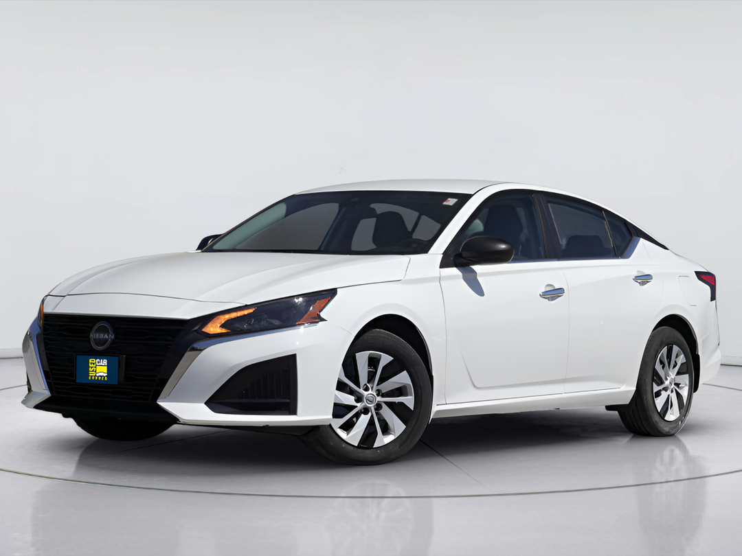 White 2025 Nissan Altima Sedan Automatic