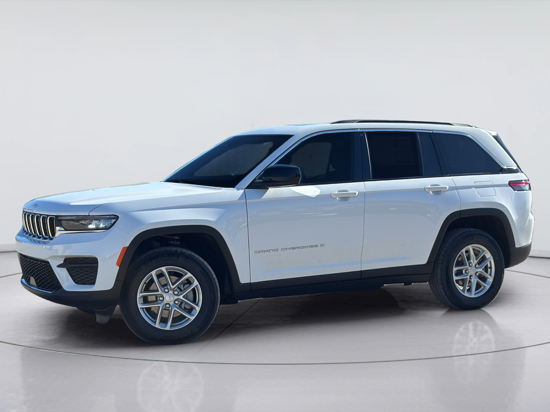 2026 Jeep Grand Cherokee Laredo X 4WD