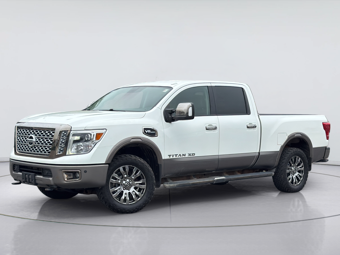 White 2018 Nissan Titan Pickup Truck Four-Wheel Drive 