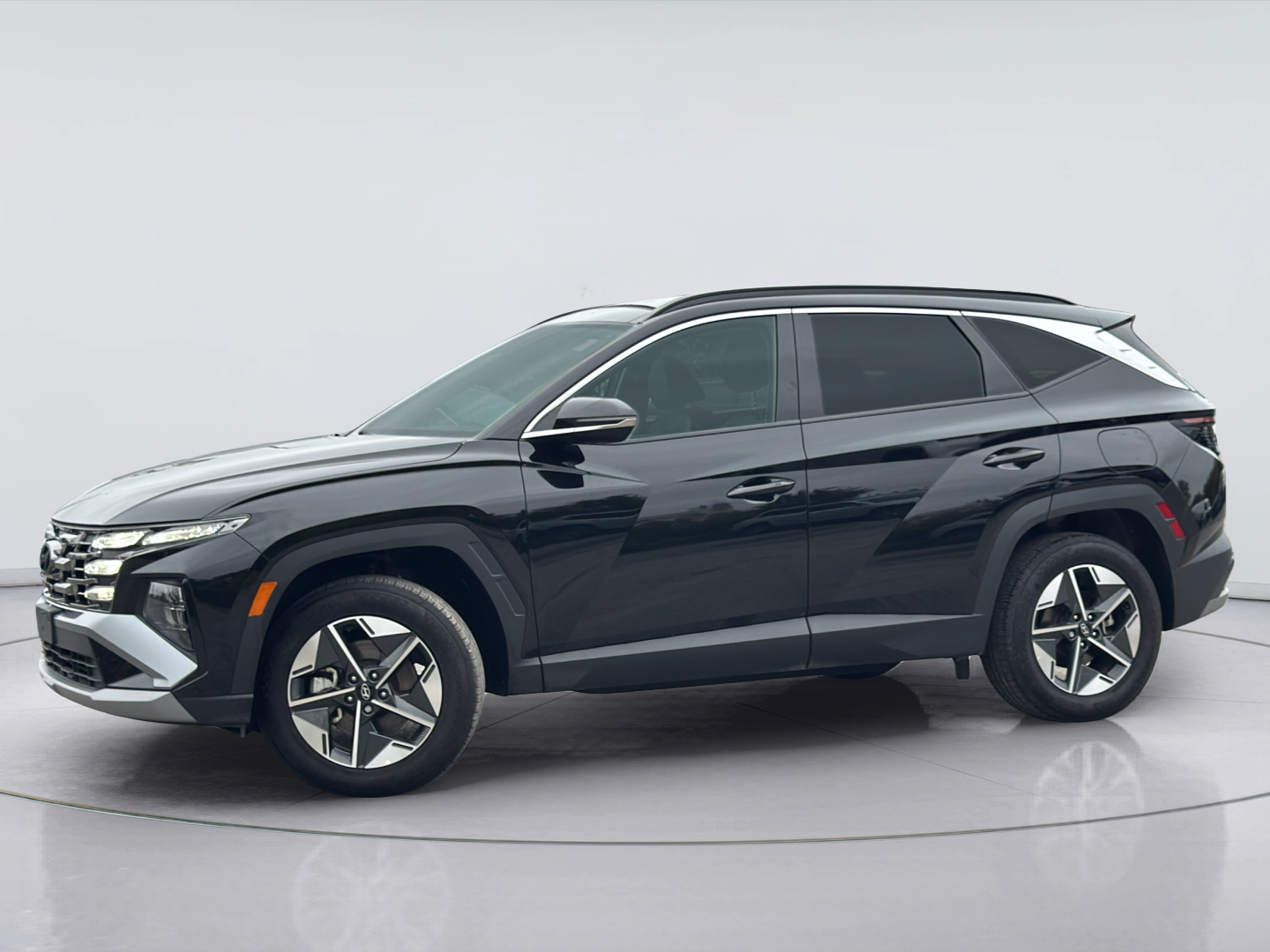Black 2025 Hyundai Tucson SUV / Crossover All-Wheel Drive Automatic