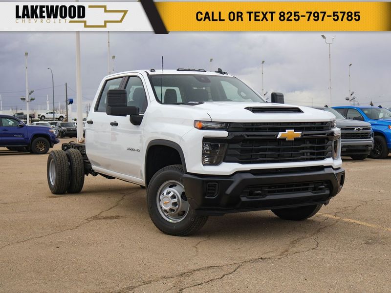 2025 Chevrolet Silverado 3500HD CC