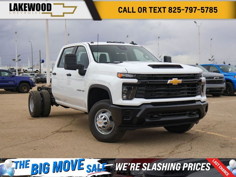 2025 Chevrolet Silverado 3500HD CC