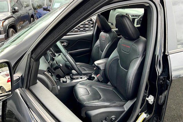 Used 2019 Jeep Cherokee Trailhawk-Elite 23UTNB19068