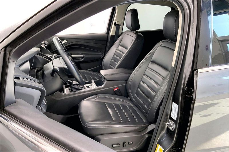 Used 2019 Ford Escape SEL 122UTNA65866