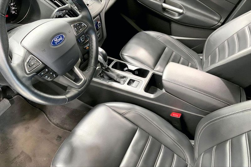 Used 2019 Ford Escape SEL 122UTNA65866