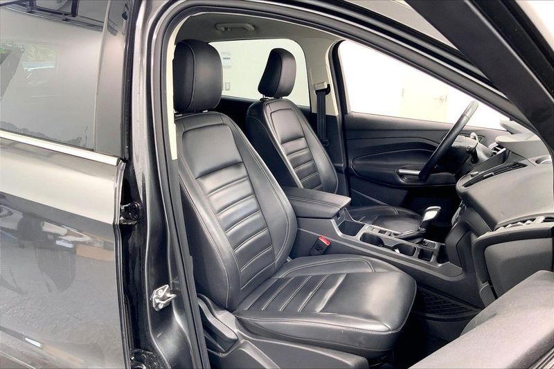 Used 2019 Ford Escape SEL 122UTNA65866