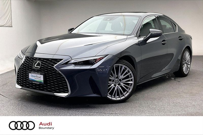 2022 Lexus IS
