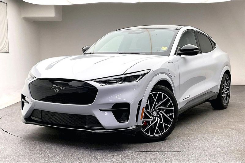 2022 Ford Mustang Mach-E