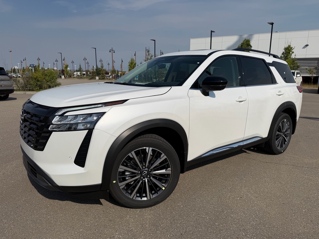 Everest White Pearl Tricoat 2026 Nissan Pathfinder SUV / Crossover All-Wheel Drive 