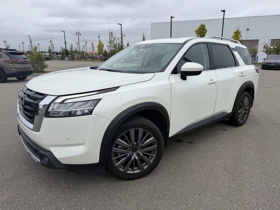 2022 Nissan Pathfinder SL 4WD