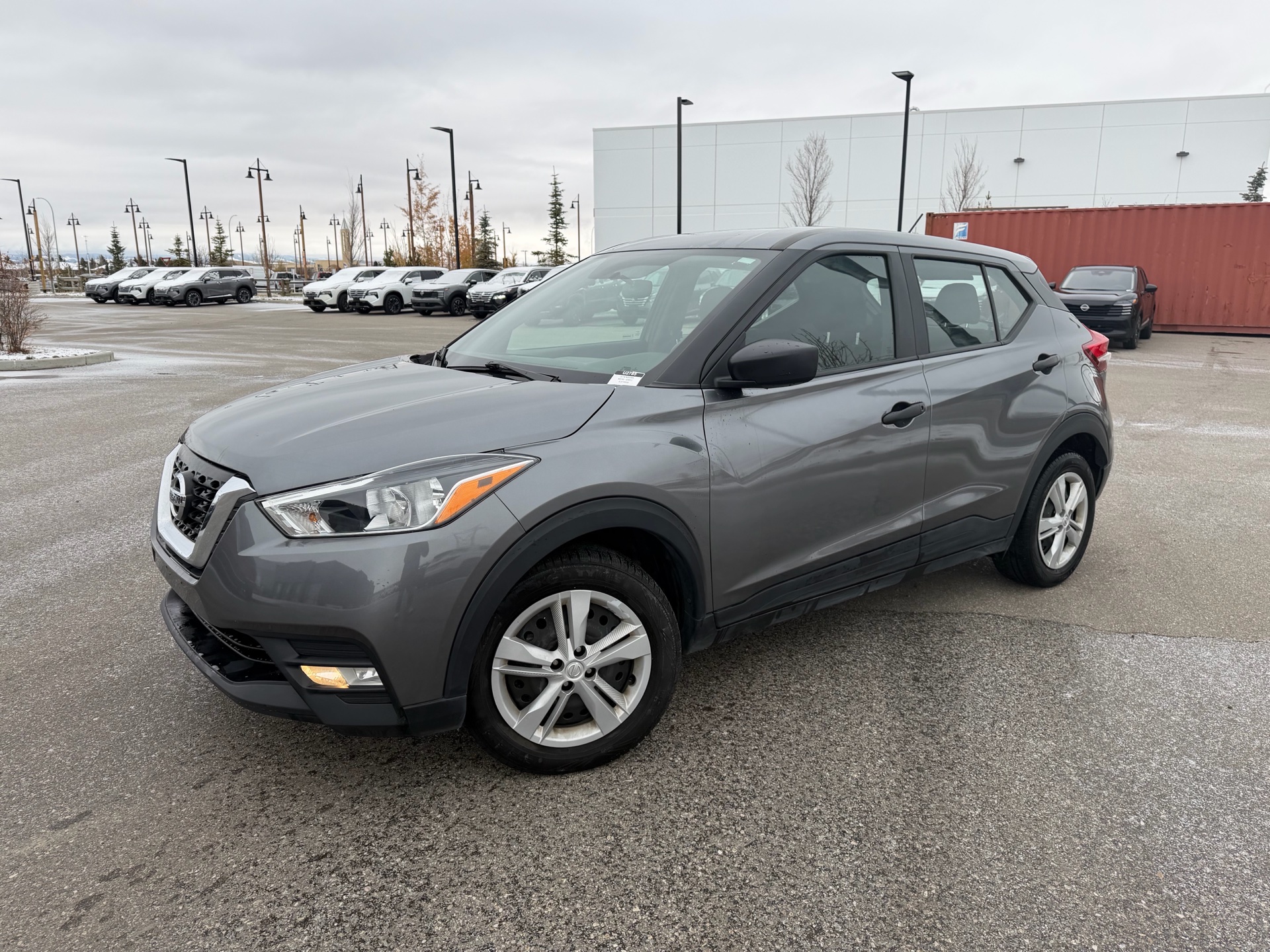 Gray (Gun Metallic) 2018 Nissan Kicks SUV / Crossover Front-Wheel Drive Continuously Variable Transmission
