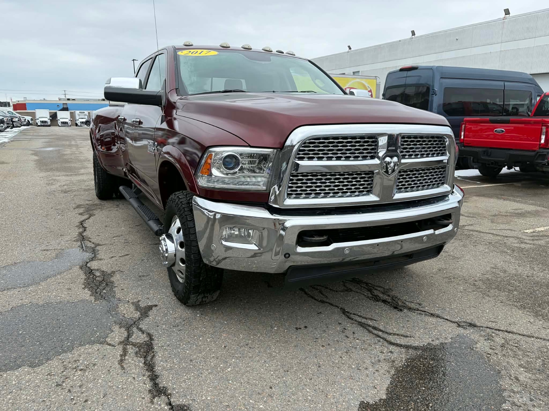 2017 RAM 3500 Laramie Crew Cab LB DRW 4WD