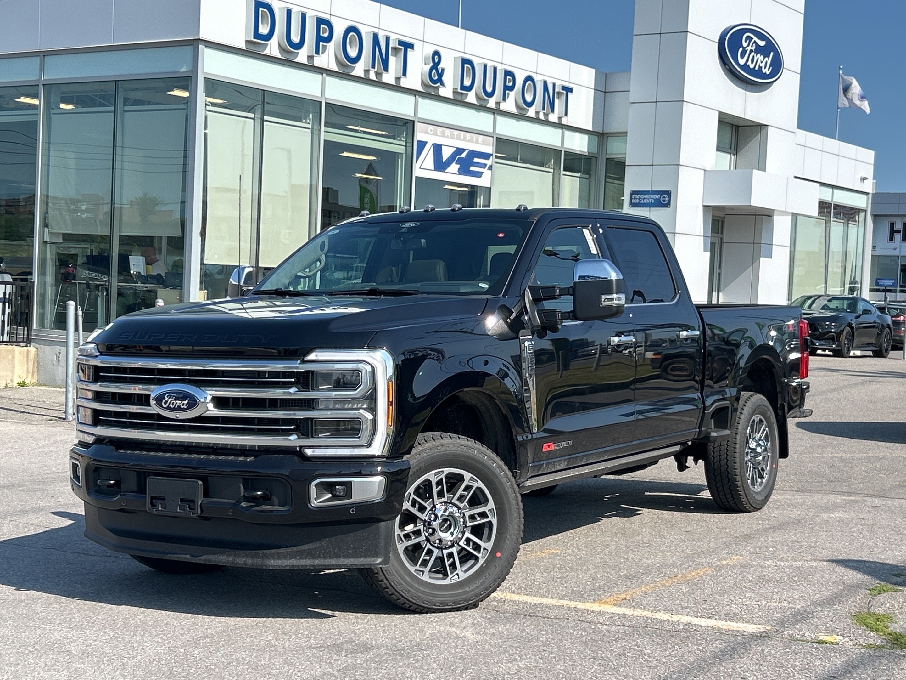 2025 Ford F-350 Super Duty Platinum Crew Cab 4WD