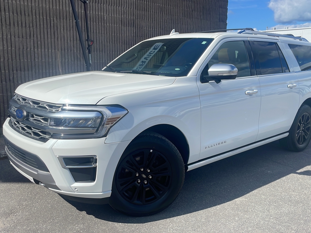White Platinum Clearcoat Metallic 2022 Ford Expedition SUV / Crossover Four-Wheel Drive Automatic