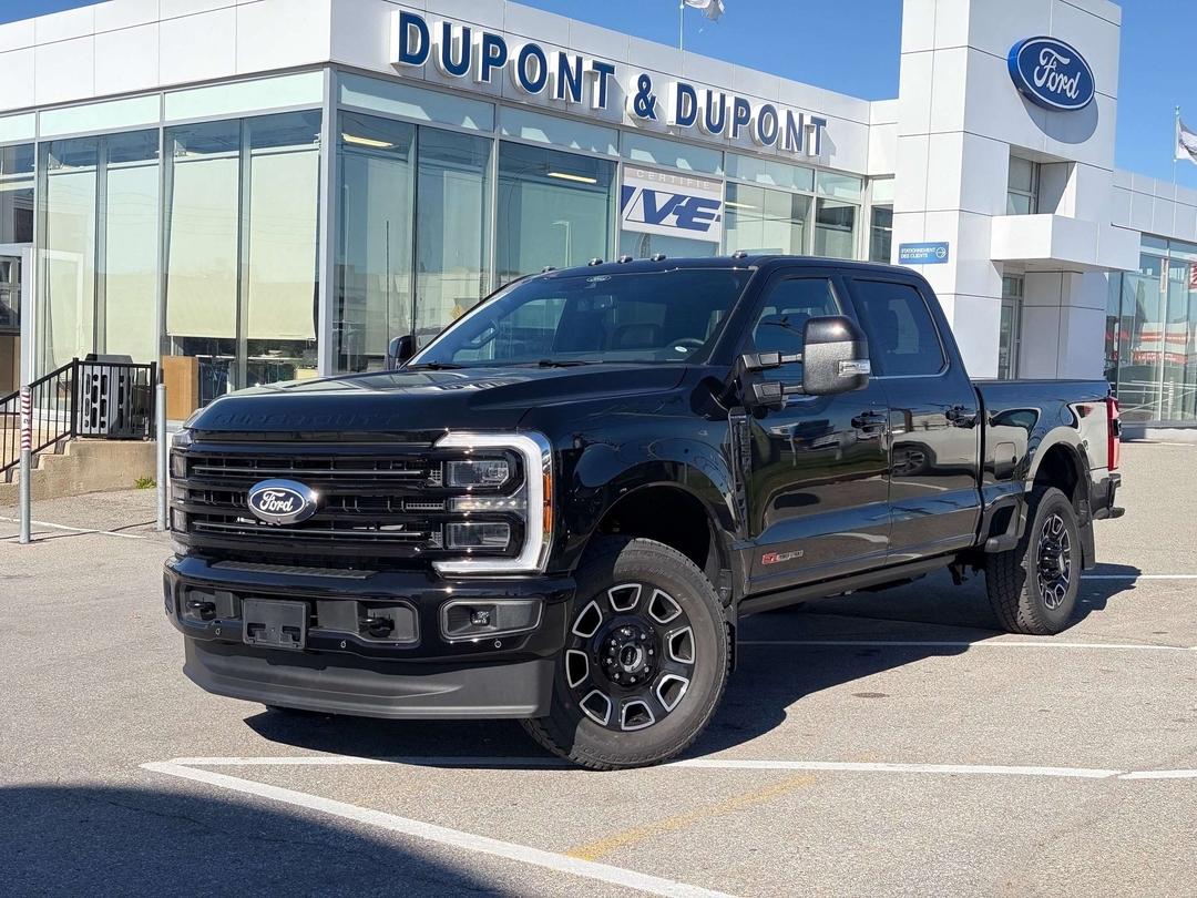 Agate Black Metallic 2027 Ford F-250 Super Duty Pickup Truck Four-Wheel Drive Automatic
