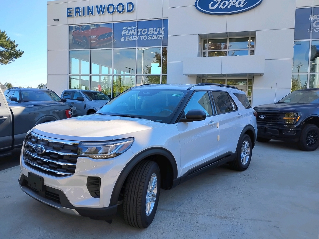 2026 Ford Explorer Active AWD