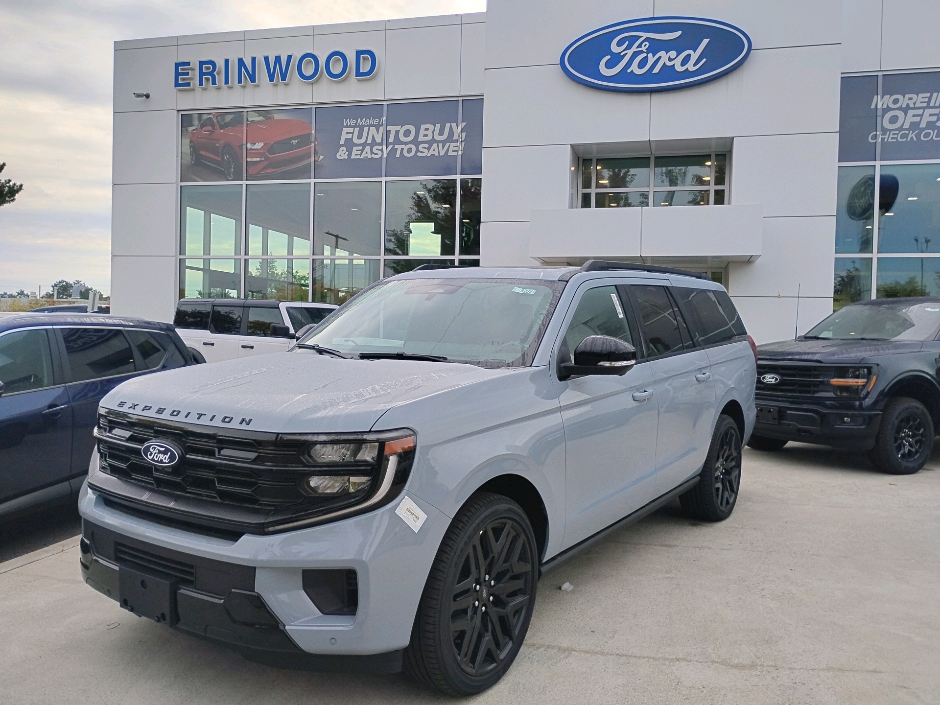  2027 Ford Expedition MAX Platinum 4WD   
