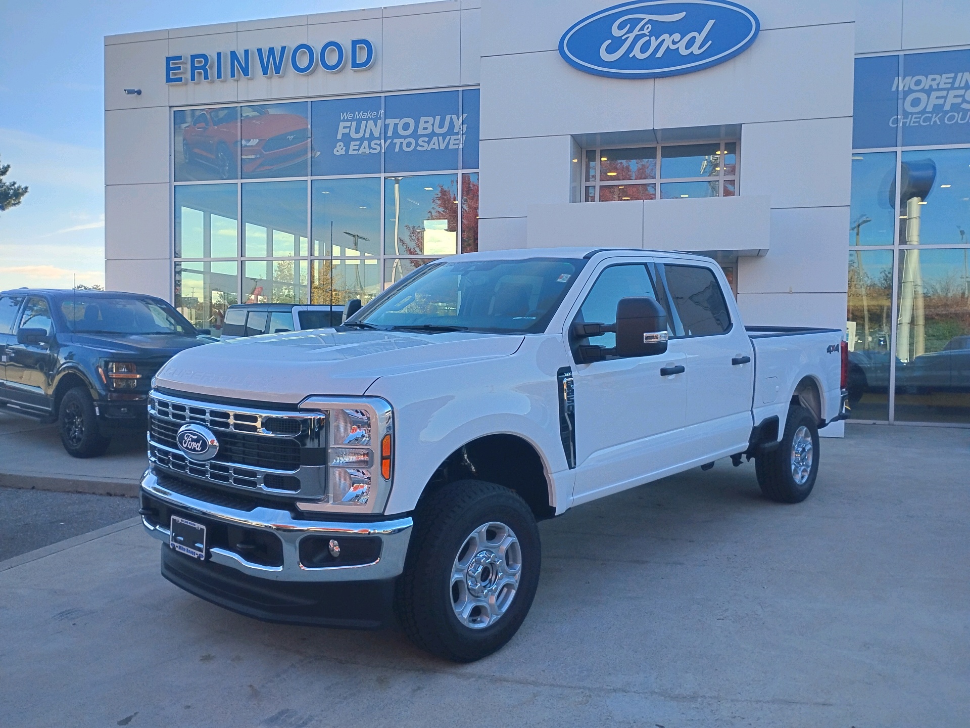 Oxford White 2027 Ford F-250 Super Duty Pickup Truck Four-Wheel Drive Automatic