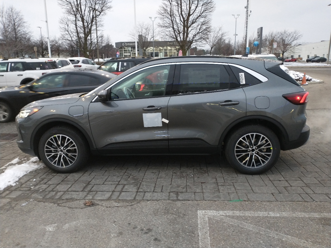 New 2025 Ford Escape PHEV J245282 Mississauga, ON Erinwood Ford