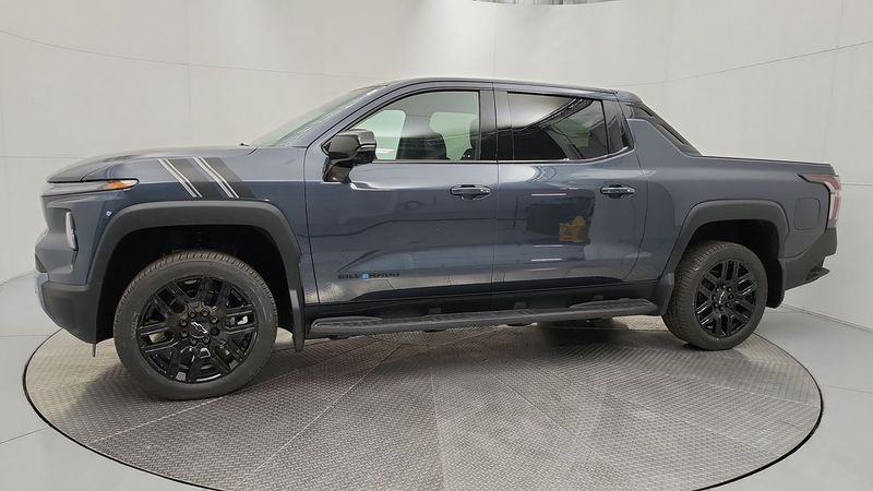 2025 Chevrolet Silverado EV