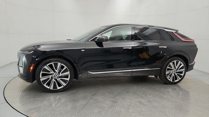 2023 Cadillac LYRIQ