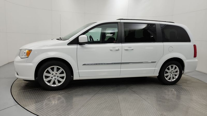 2016 Chrysler Town & Country