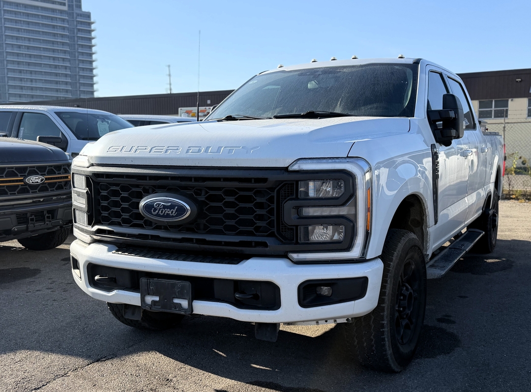 2023 Ford F-250 Super Duty XLT Crew Cab 4WD