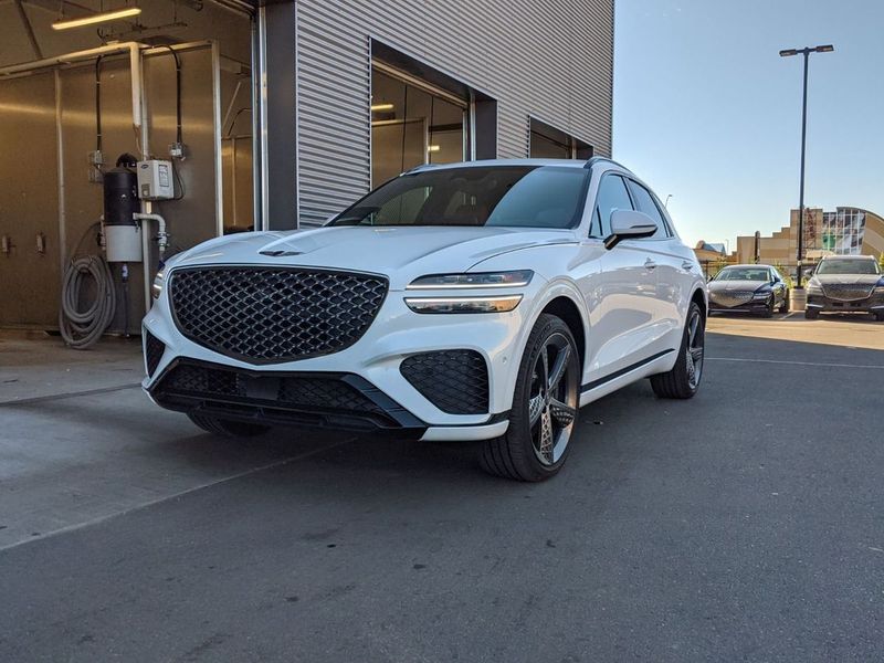 2025 Genesis GV70