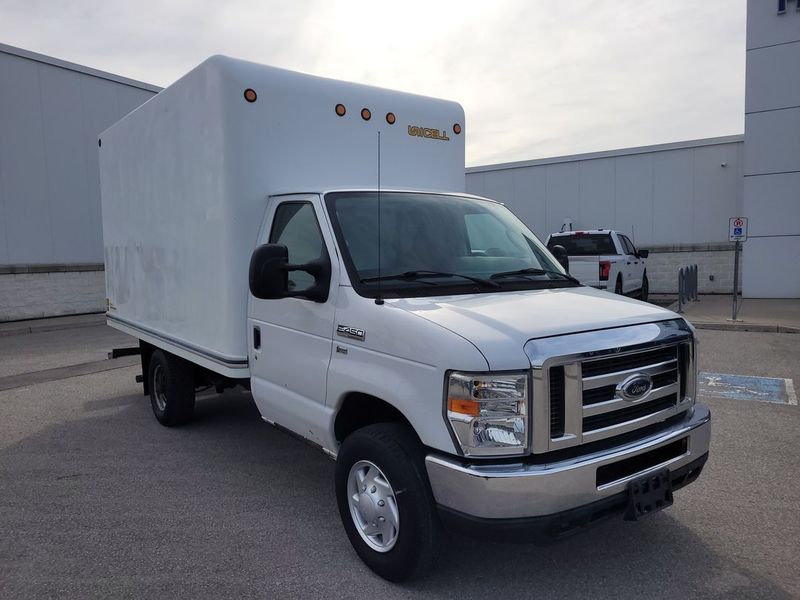 2011 Ford E-350SD