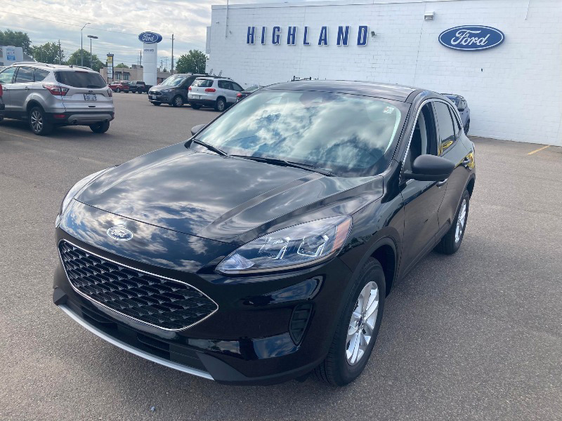 New 2022 Ford Escape SE XM033 Sault Ste. Marie, ON Highland Ford