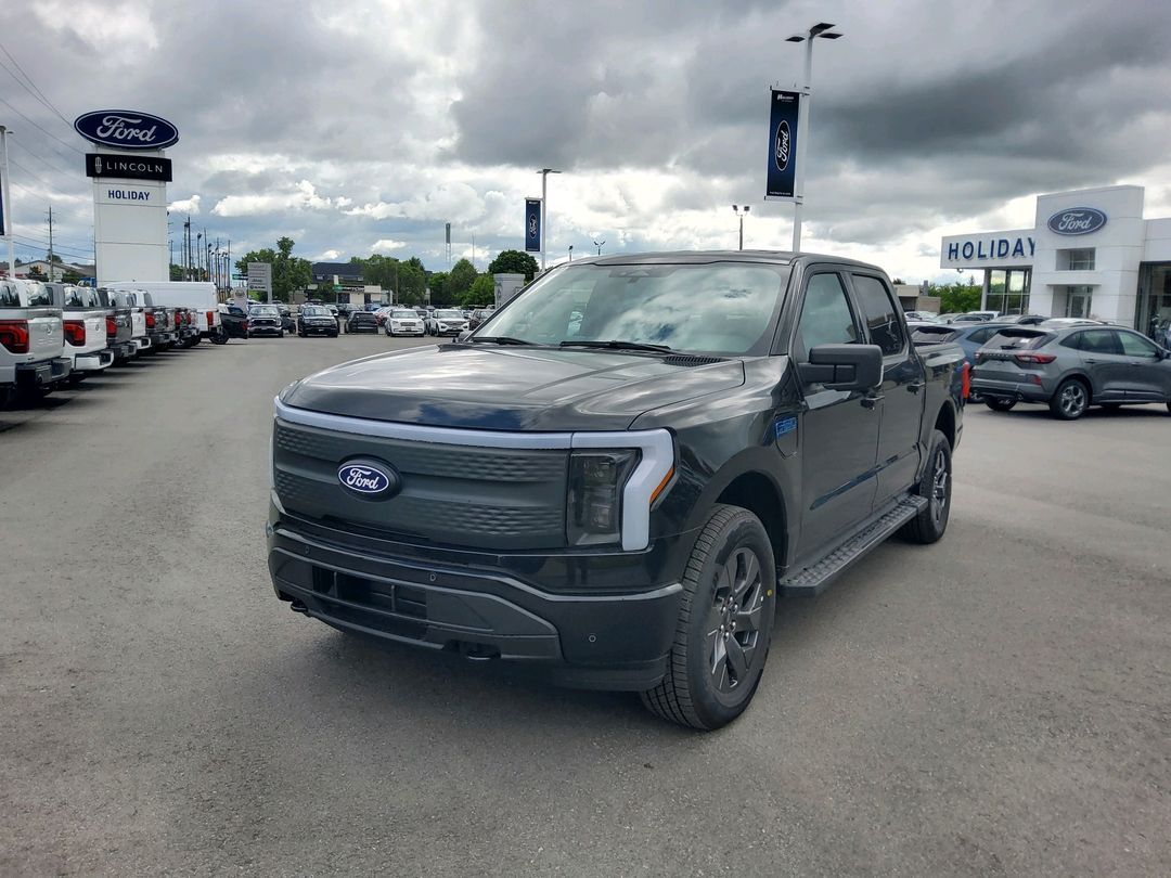 New 2024 Ford F-150 Lightning Flash #24177 Peterborough, ON | Holiday Ford