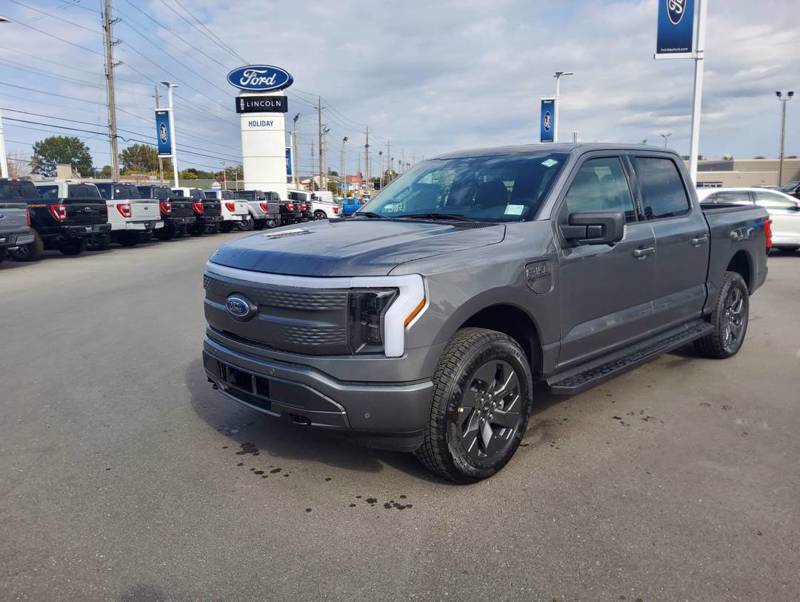 New 2023 Ford F-150 Lightning XLT #23285 Peterborough, ON | Holiday Ford