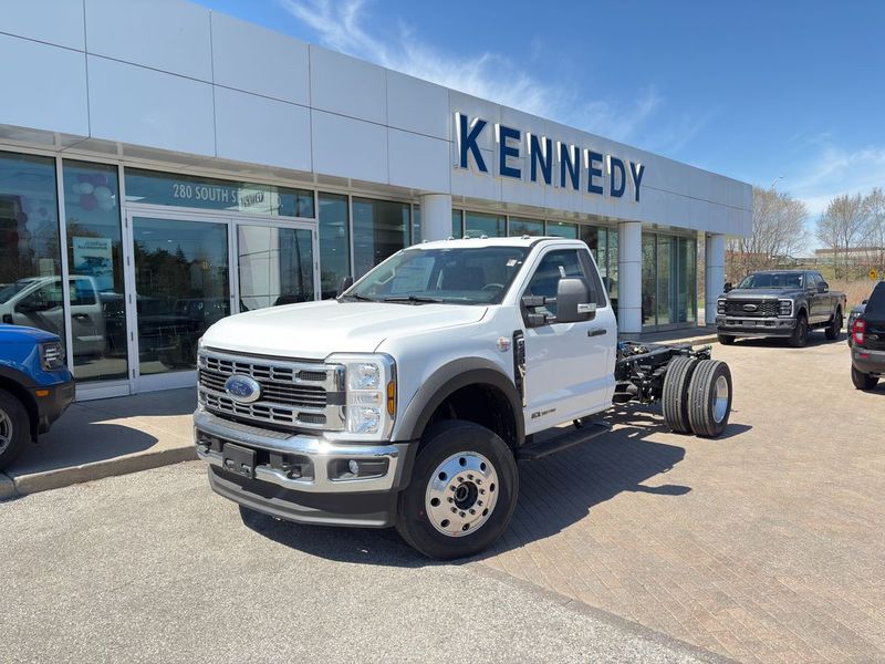 2025 Ford Super Duty F-600 DRW