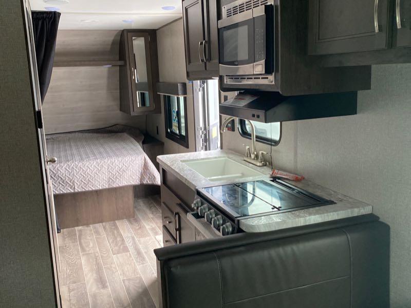 New 2021 Jayco 212Qb - Leisuredays RV