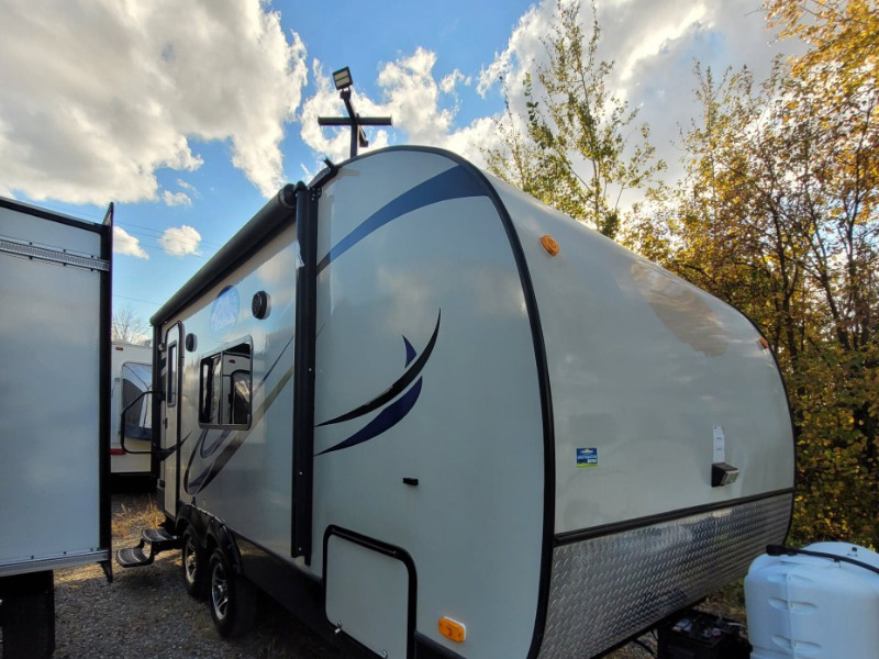 Used 2016 Riverside 180M BU22487A QC Leisure Days Gatineau