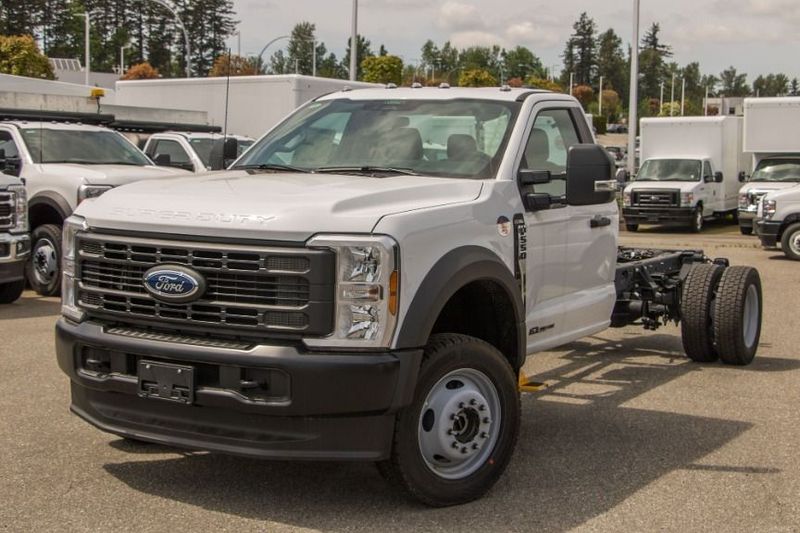 2024 Ford Chassis Cab