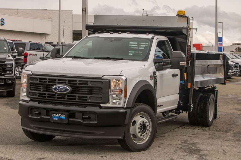 2025 Ford Chassis Cab
