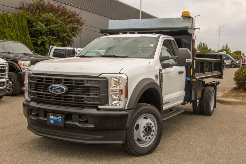 2025 Ford Chassis Cab