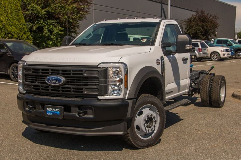 2025 Ford Chassis Cab