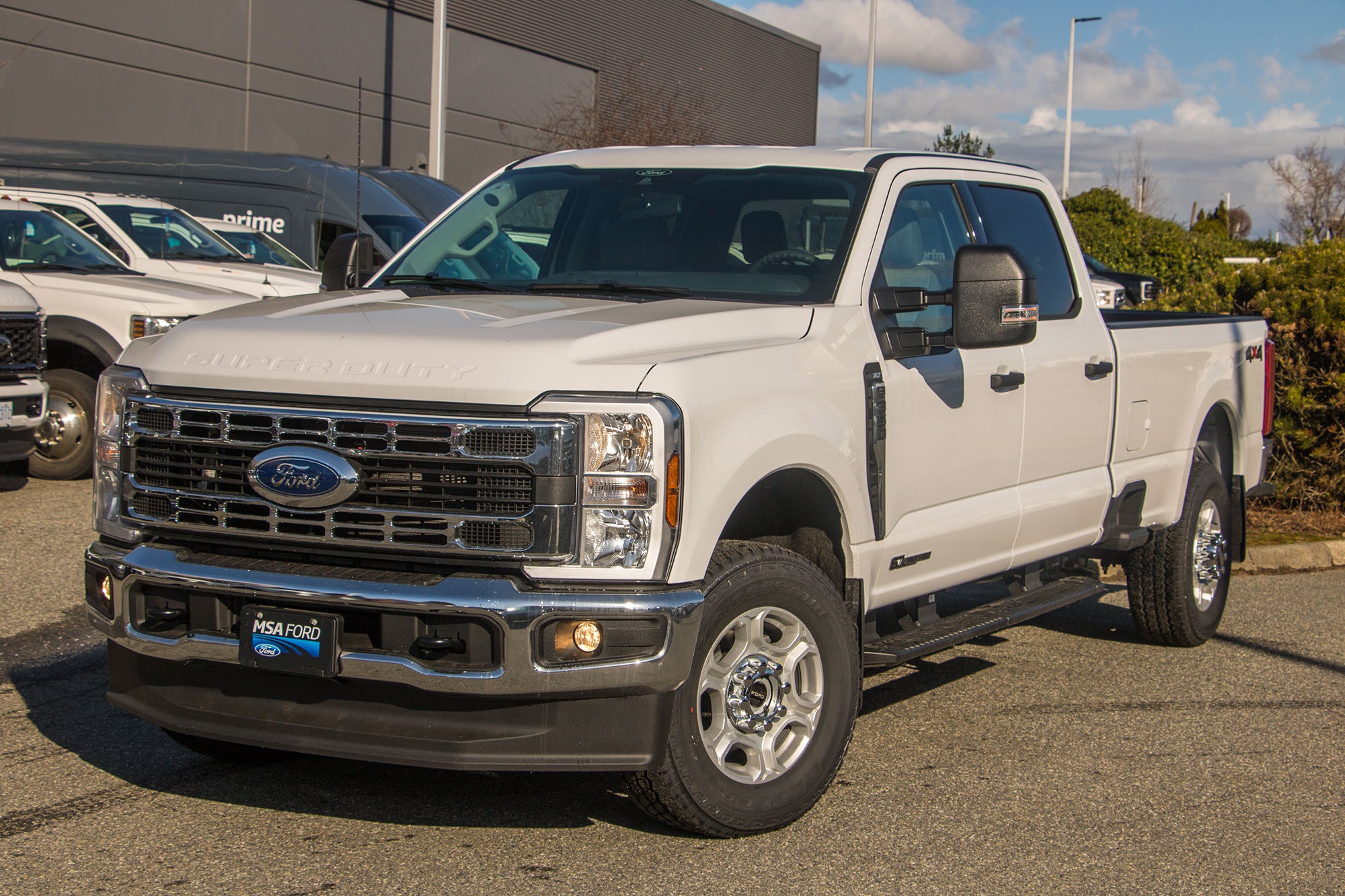 Oxford White 2026 Ford F-350 Super Duty Pickup Truck Four-Wheel Drive Automatic