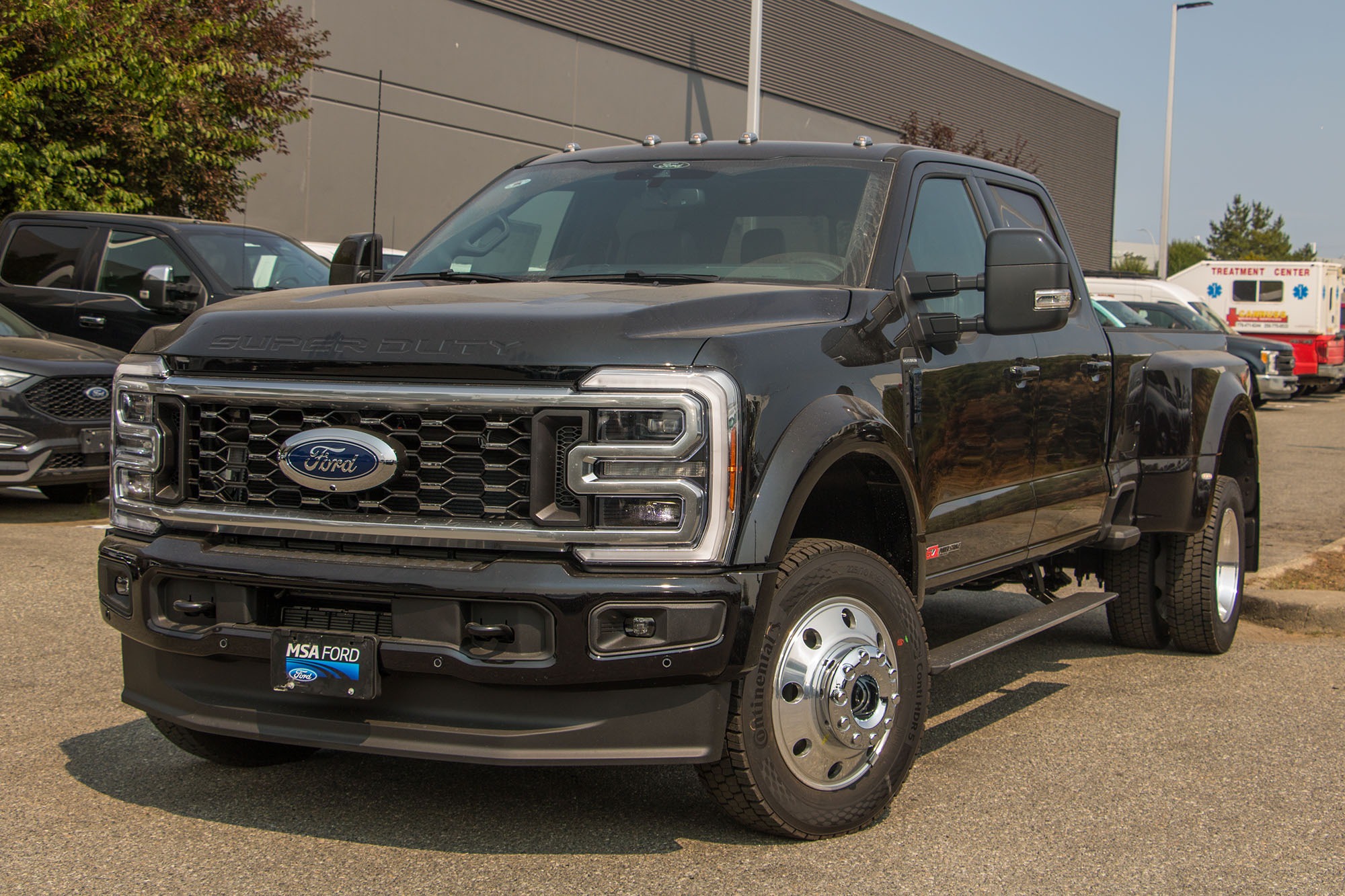 Agate Black 2026 Ford F-350 Super Duty Pickup Truck Four-Wheel Drive Automatic