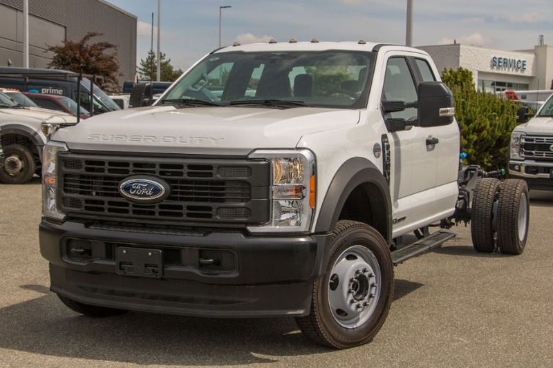 2023 Ford Chassis Cab